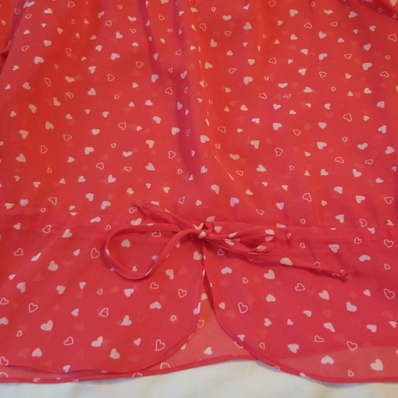 Heart patterned blouse - Picture 2 of 3
